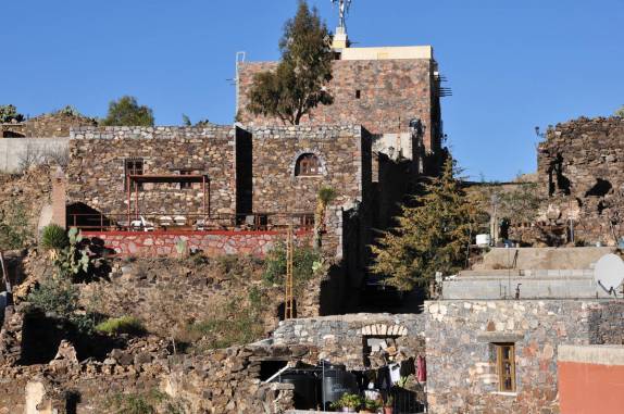 Manhã de ceú azul em Real de Catorce, pueblo mágico no norte do México